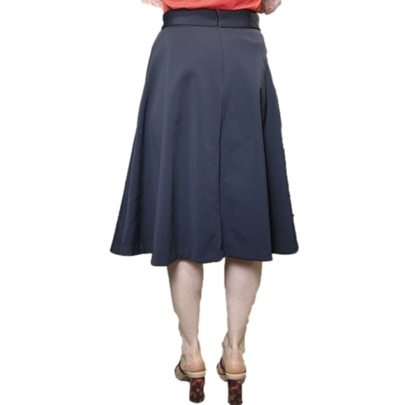 SIZE 4 skirt A-line Flared  Black color BANANA REPUBLIC - Picture 3 of 11